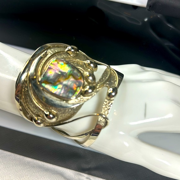 Mother of Pearl Mexican open cuff bracelet bangle - Picture 2 of 11